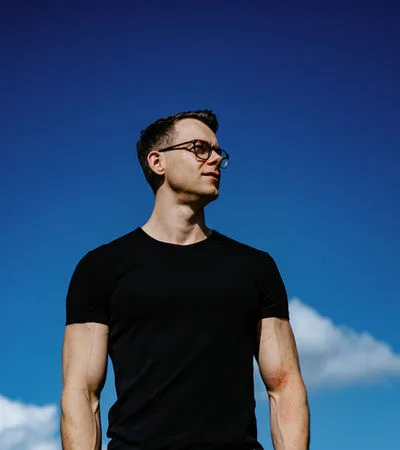 Personal trainer Aljan Tempel in studio Hoogeveen